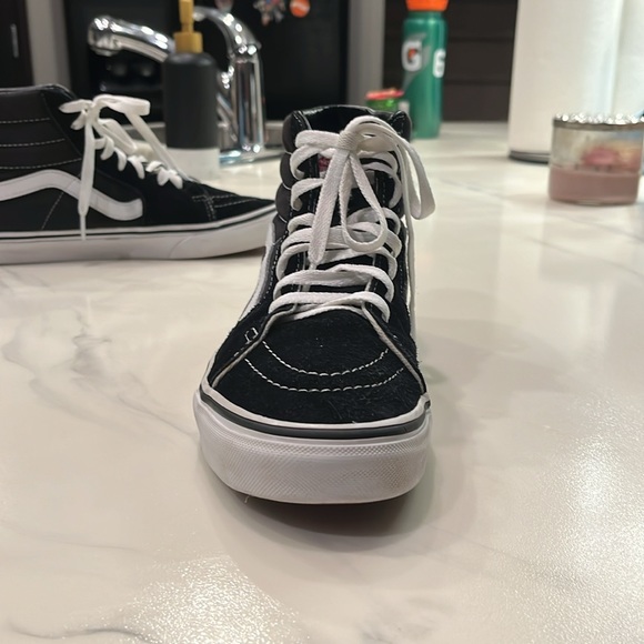 Vans sk8-hi great quality no flaws willing to negotiate price. - Picture 2 of 5